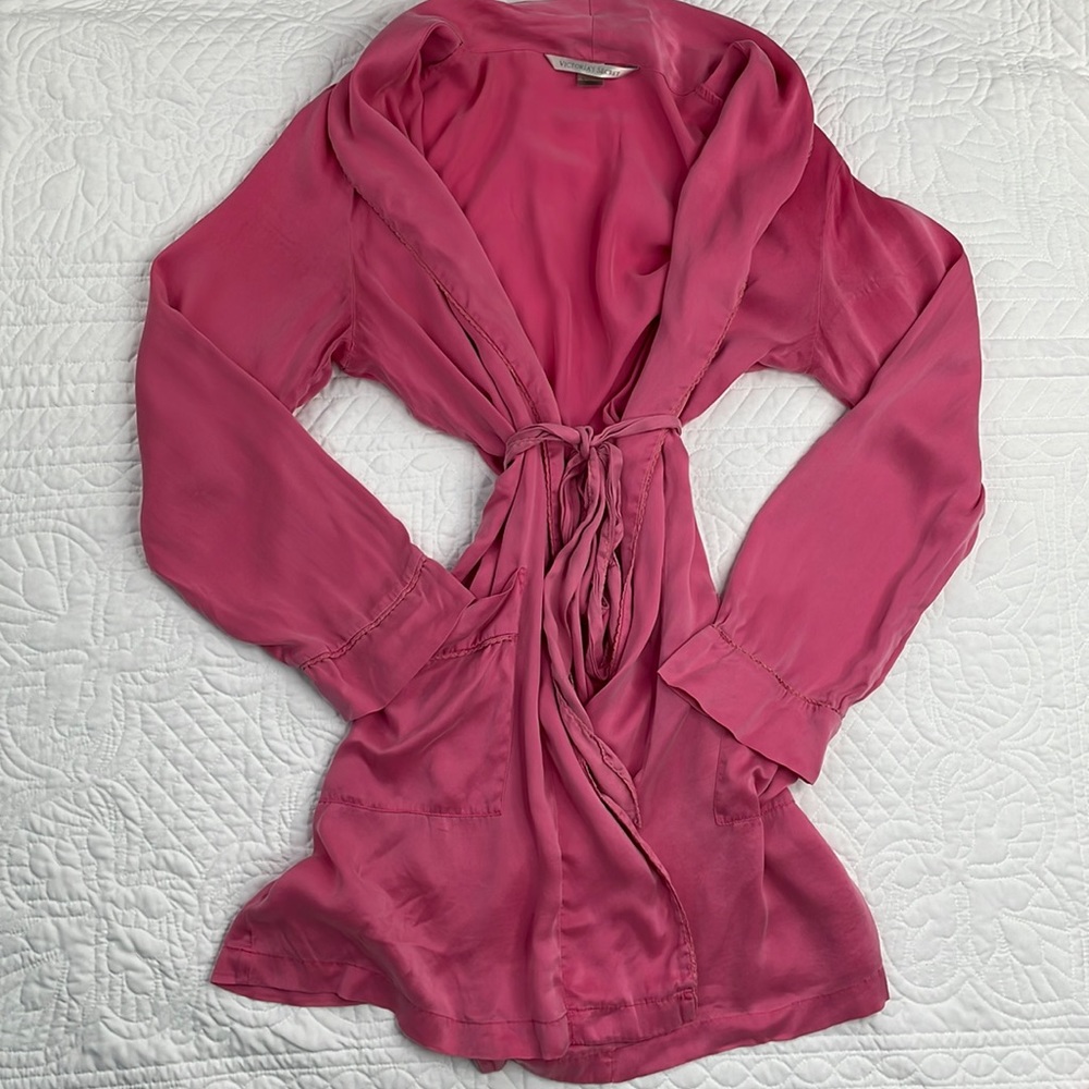 Victorias Secret •M• 100% silk brush pink short robe